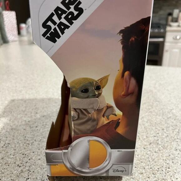 Star Wars The Child The Mandalorian 25+ Sound and Movement Combinations! NIB - Picture 4 of 6